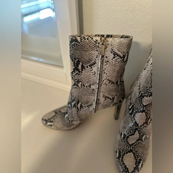 JIMMY CHOO Snake Leather Stone Color Midcalf Boots. Size 42. - Picture 4 of 17